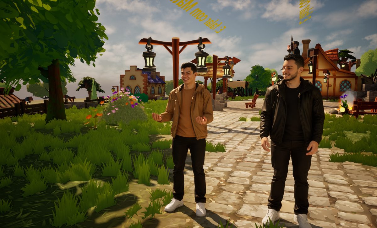 Dois amigos como personagens na praça da vila